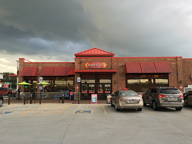 A picture of a Sheetz, one of Pennsylvanias favorite convenience stores.