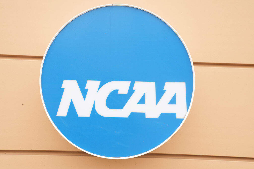 With+the+new+changes+in+the+NCAA+the+College+Football+landscape+has+changed.+