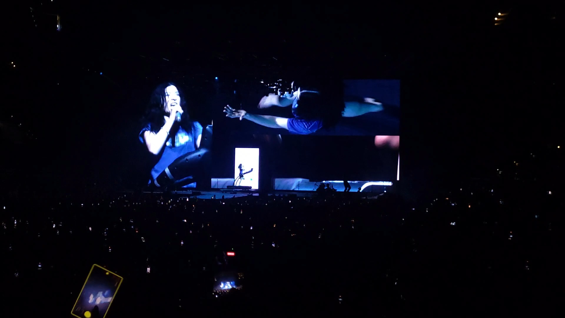 Lorde performs "Supercut" on the Ultrasound Tour
